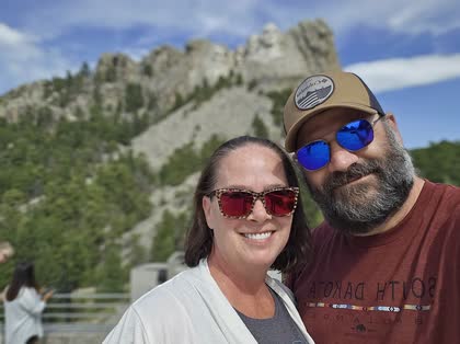 Scott and Gerrie in front of Mount Rushmore